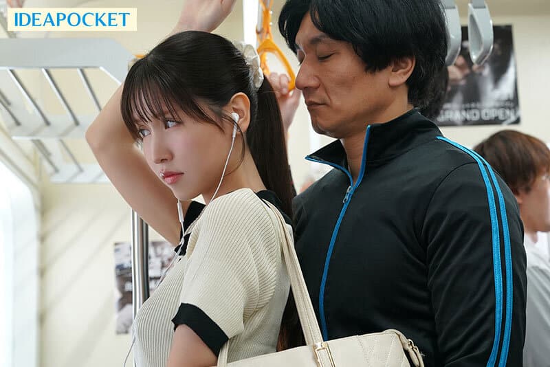 avjapan โดนโรคจิตลวนลามสาดน้ำกามบนรถไฟ IPZZ-248 1